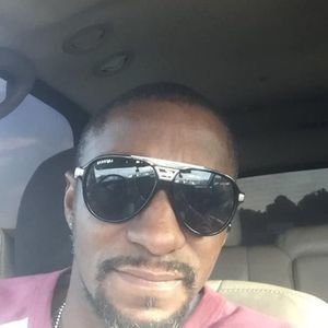 Meet your Posher, Lawrence la-la